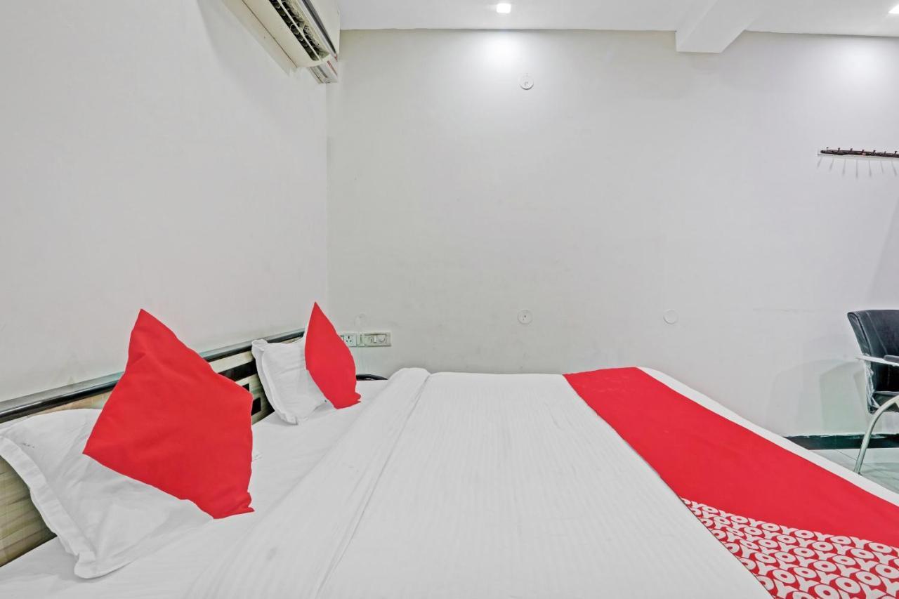 Oyo 27695 Hotel Relation Kanpur Exterior photo